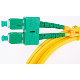 Medium* patchcord SC/APC-SC/UPC, 10m, DX 652D, LSZH